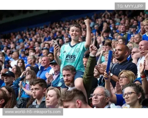 新球衣谍照曝光！英格兰球迷：这真的帅到爆，英格兰球服2021