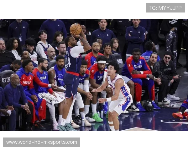 球队更衣室冲突传闻引发媒体关注,球员更衣间 球队更衣室冲突传闻引发媒体关注,球员更衣间