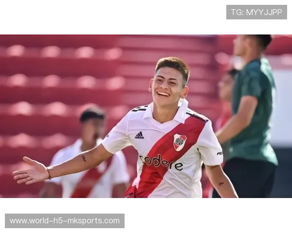 曼城官方确认签下阿根廷小将埃切维里 曼城官方确认签下阿根廷小将埃切维里